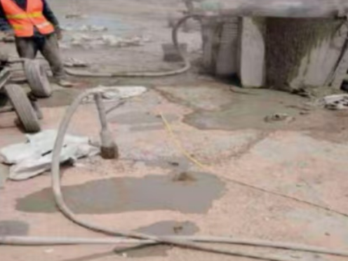 无锡水泥混凝土路面板底注浆技术 路面脱空注浆整治方案